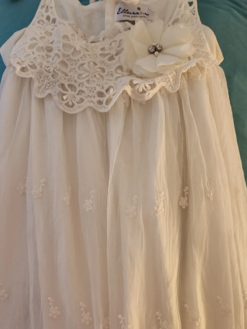 ellura sage white lace